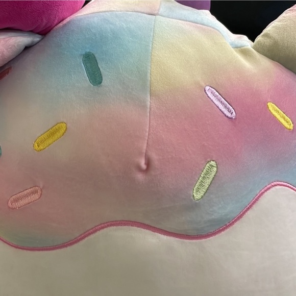 24" Hello Kitty Squishmallows - Picture 4 of 5